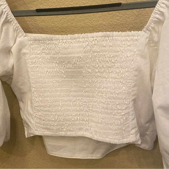 NWT~ABERCROMBIE & FITCH Pleated White Puff Sleeve Cropped Top Size Medium - Picture 5 of 8